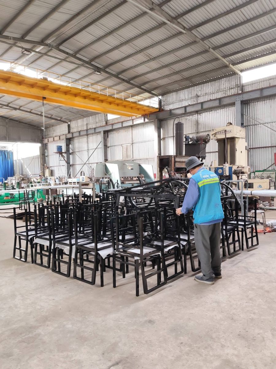Xưởng nội thất hoà Thành