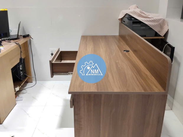 Bàn Làm Việc Để Máy Tính